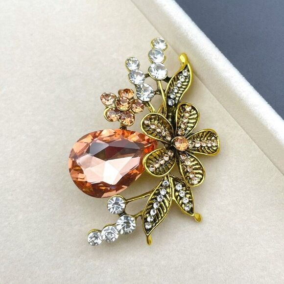 Yellow Gold with Champagne Topaz and Diamond Crystal Flower Pin Back Brooch - Picture 5 of 10